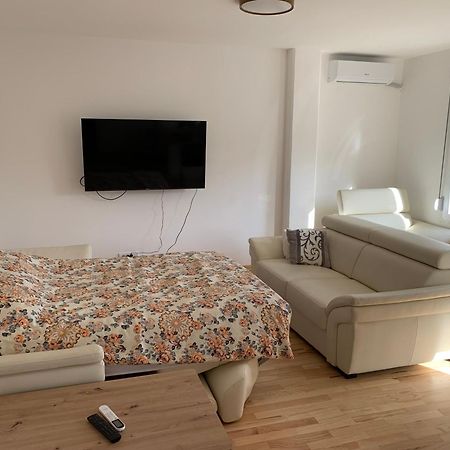 Premium Stan Novi Beograd Lägenhet Exteriör bild